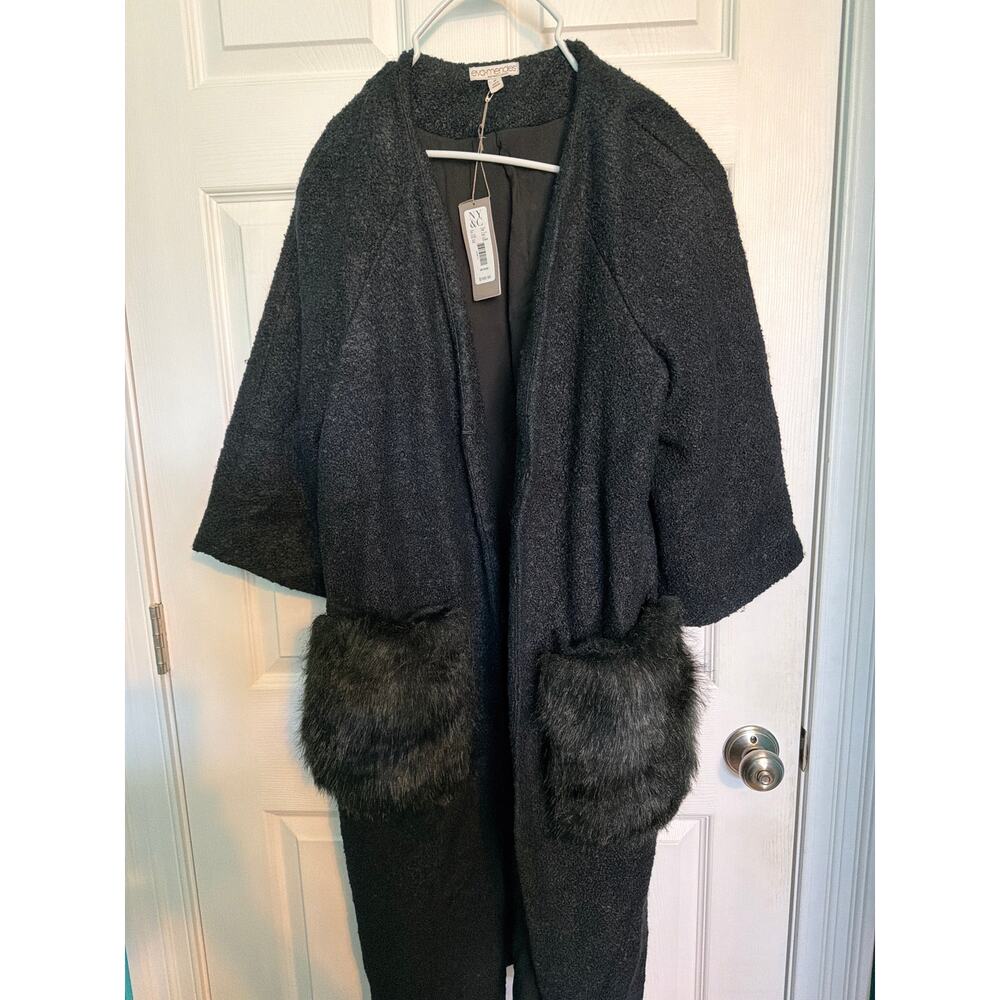 Medium Eva Mendes long black oversized coat
